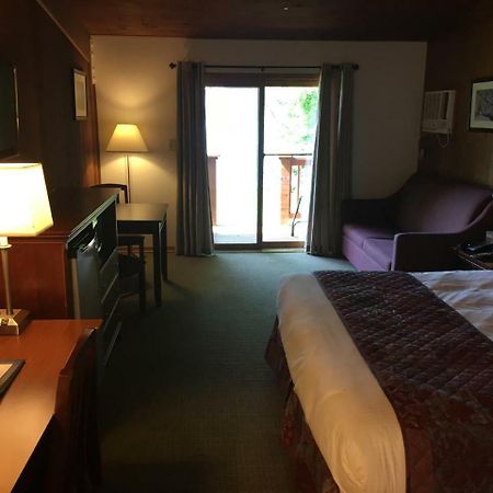 Tygart Lake Lodge Grafton Bagian luar foto