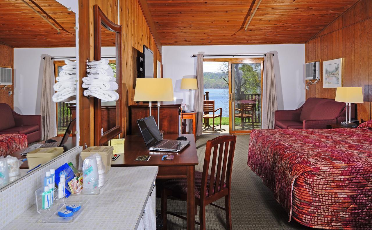 Tygart Lake Lodge Grafton Bagian luar foto