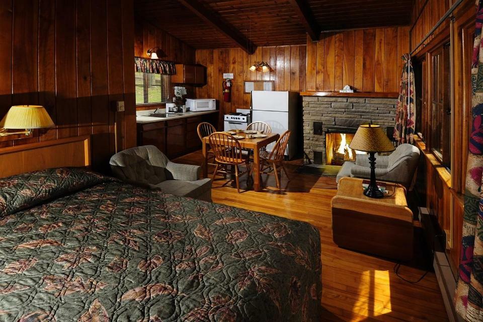 Tygart Lake Lodge Grafton Bagian luar foto